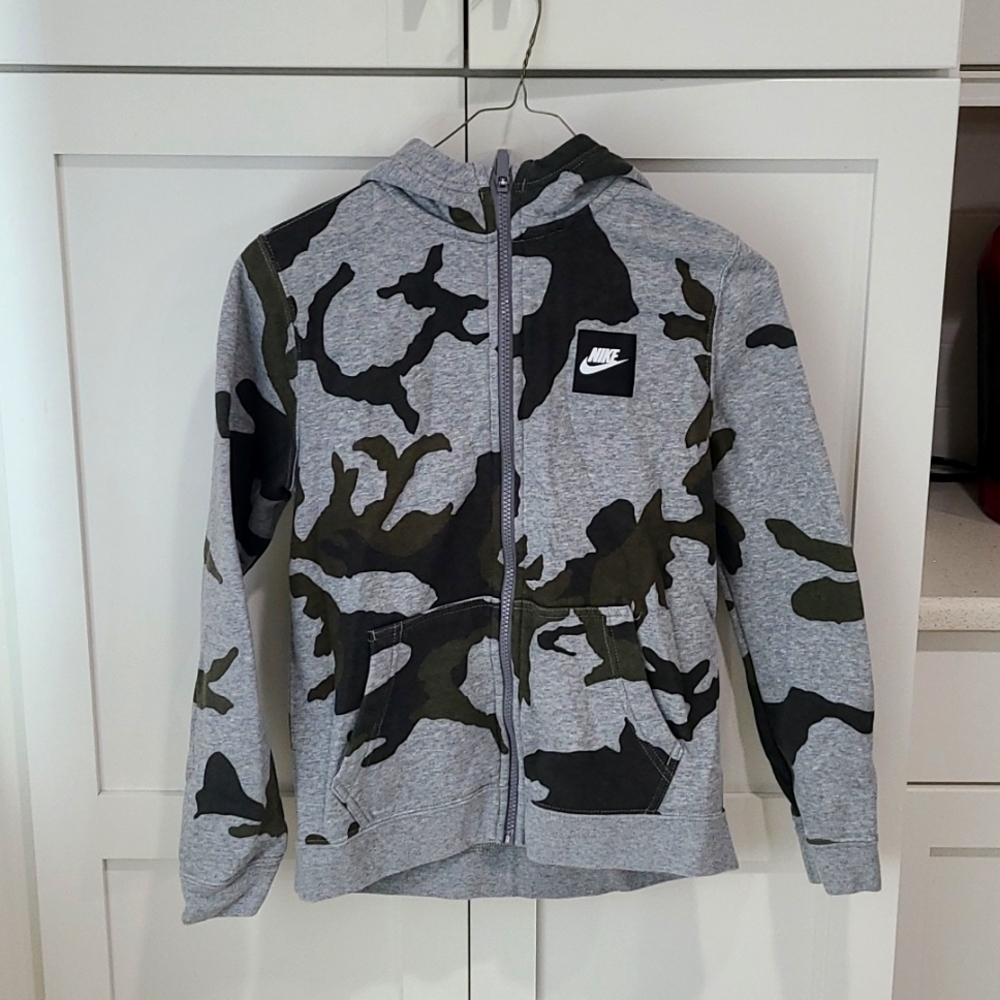 Nike Boys Casual Camo Printed Hoodie Youth Large